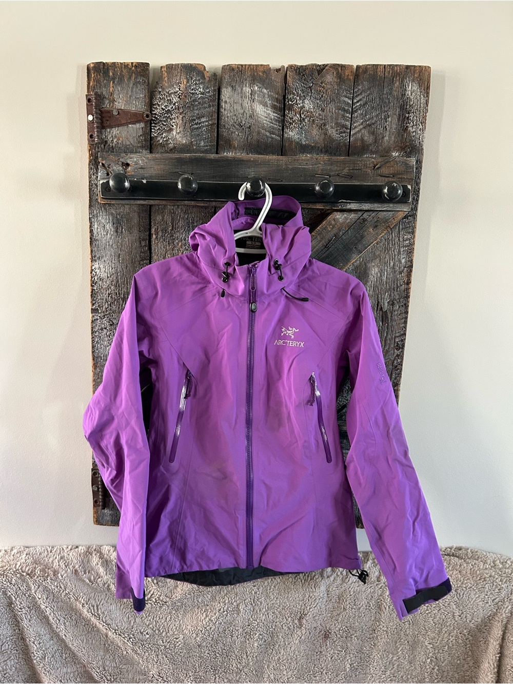 Arc'teryx Women's Violet Hooded Waterproof Ski Jacket